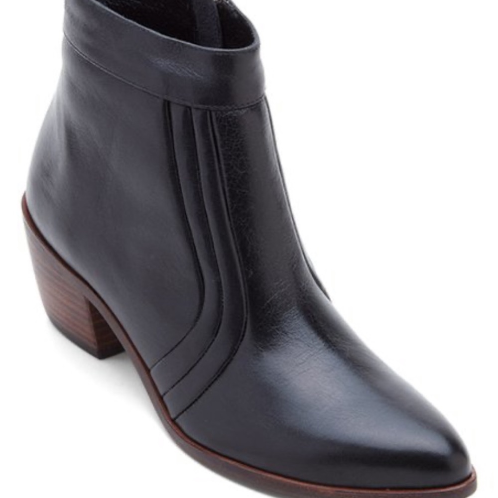 Leather boots by Matisse “Cece” ankle boot in 7.5